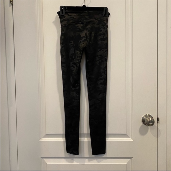 Spanx Faux Leather Camo Leggings - Picture 6 of 6
